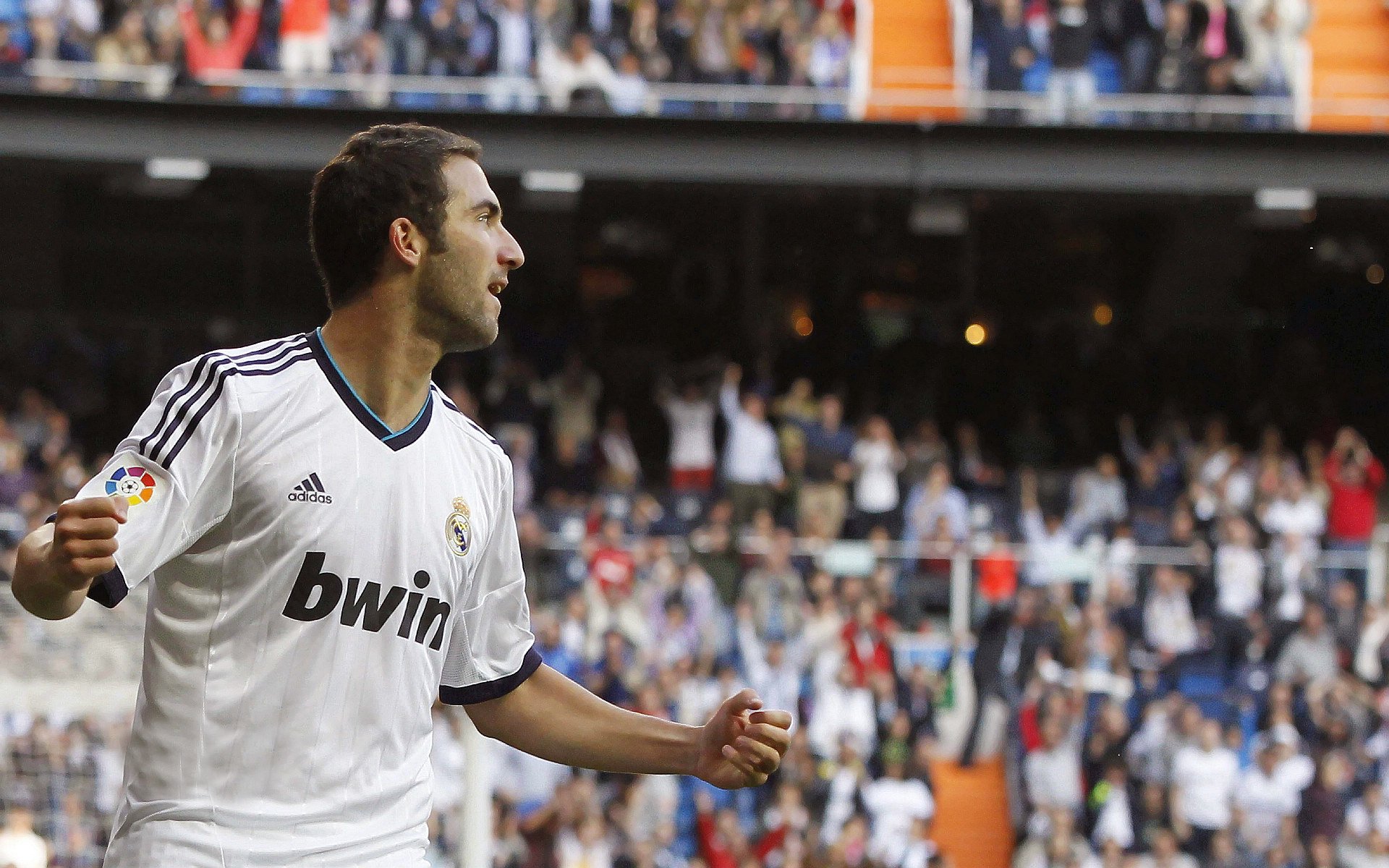 巴黎主场碾压南安普顿,豪取五连胜,巴黎主场碾压南安普顿,豪取五连胜的视频