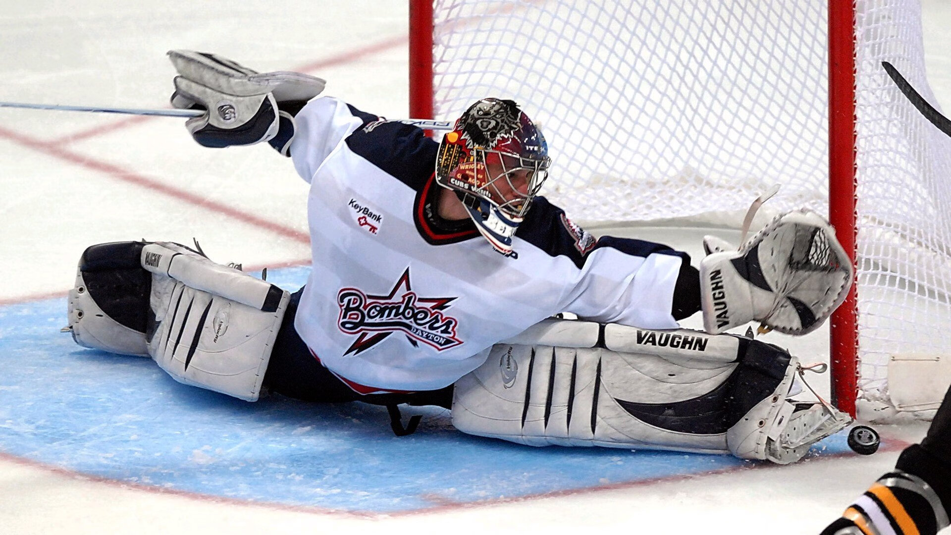 开云体育网页版-德甲赛事精彩纷呈，关键扑救有力扭转局面，德甲足球比赛